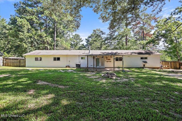 115 Auburn Drive, Clinton, MS 39056