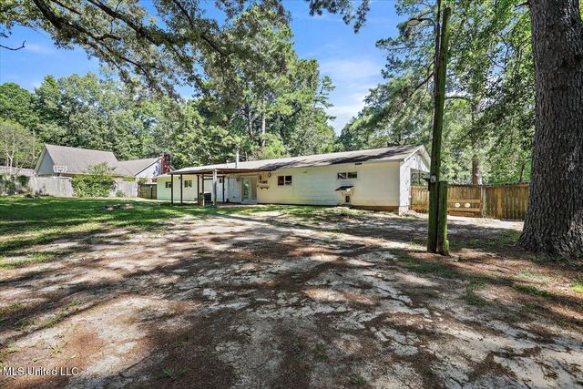 115 Auburn Drive, Clinton, MS 39056