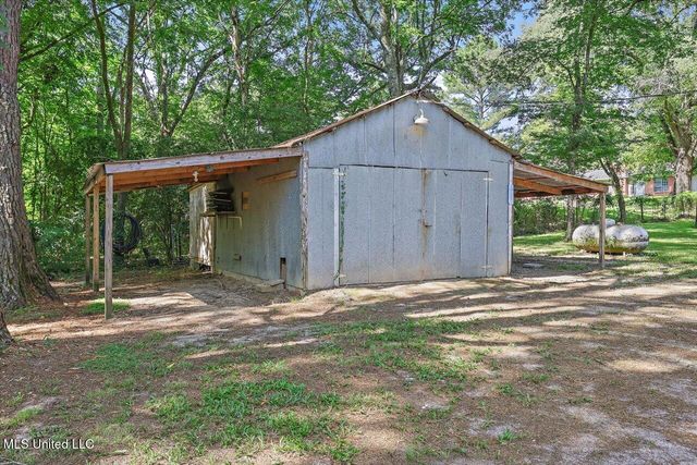 115 Auburn Drive, Clinton, MS 39056