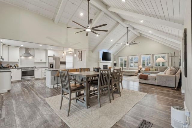 1145 Campus Drive, Hanford, CA 93230