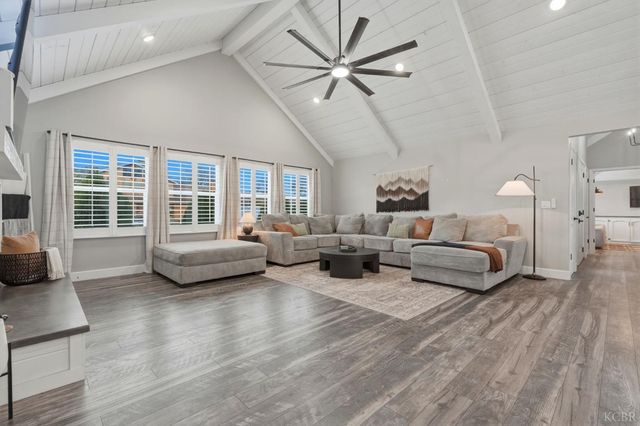 1145 Campus Drive, Hanford, CA 93230