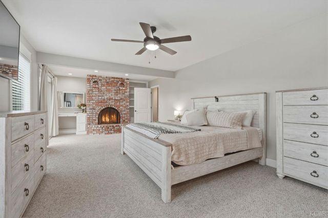 1145 Campus Drive, Hanford, CA 93230