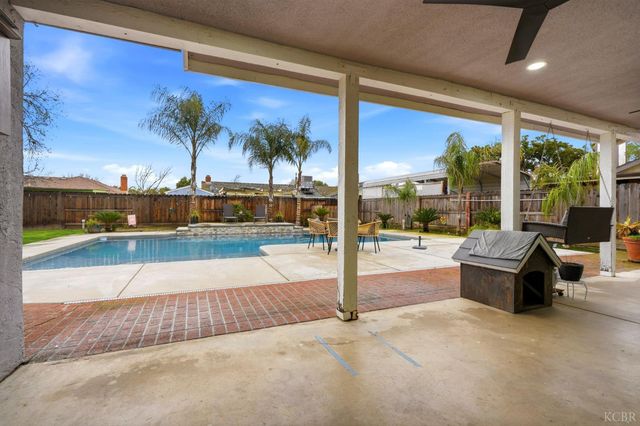 1145 Campus Drive, Hanford, CA 93230