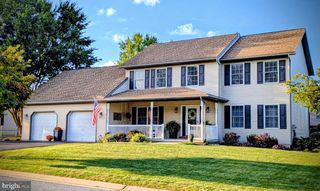 10 MANOR DR, Lebanon, PA 17042