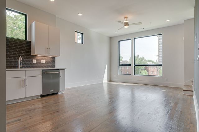 1654 19th Ave S Unit 15, Nashville, TN 37212