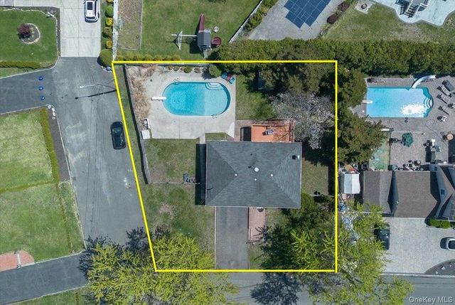 55 Patricia Avenue, Deer Park, NY 11729