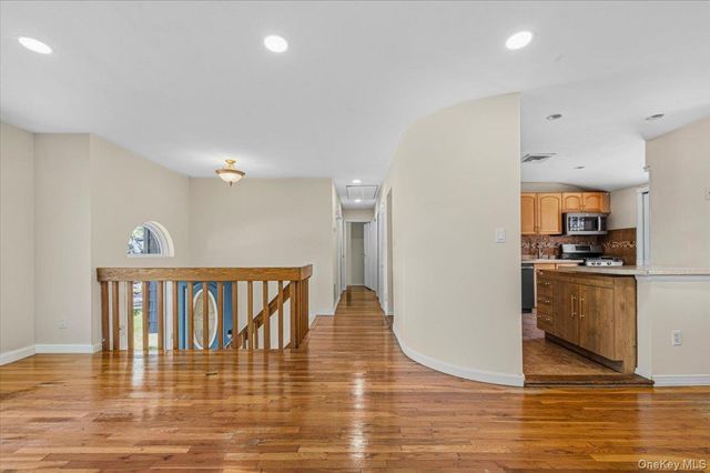 55 Patricia Avenue, Deer Park, NY 11729