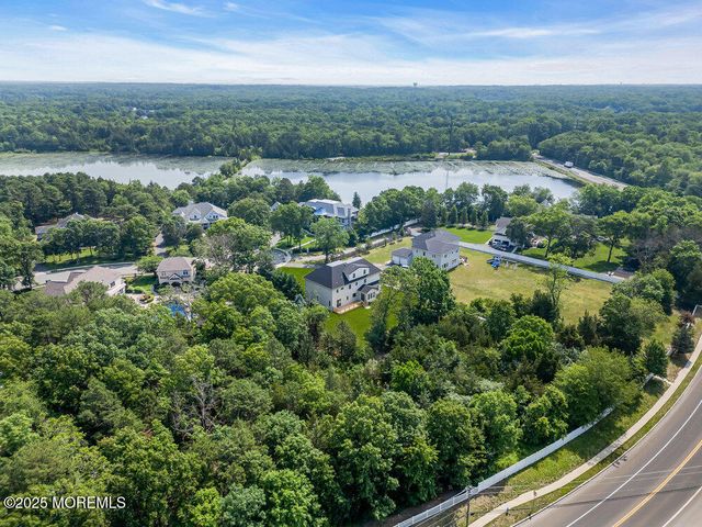 11 Cranberry Harvest Court, Jackson, NJ 08527