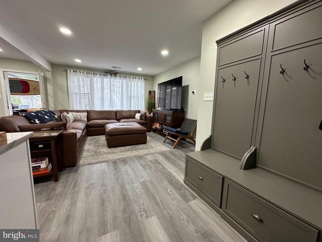 6305 HILLVIEW AVE, Alexandria, VA 22310