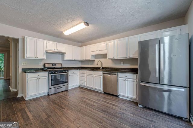 6614 Meadow Green Circle, Peachtree Corners, GA 30092