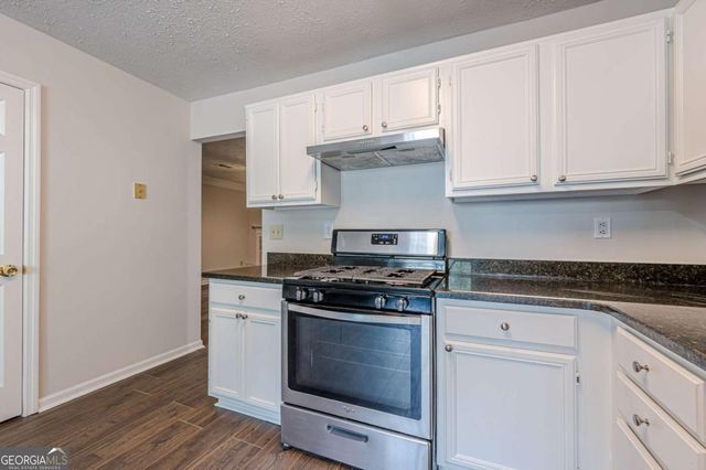 6614 Meadow Green Circle, Peachtree Corners, GA 30092