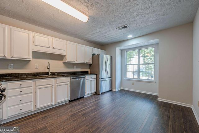 6614 Meadow Green Circle, Peachtree Corners, GA 30092