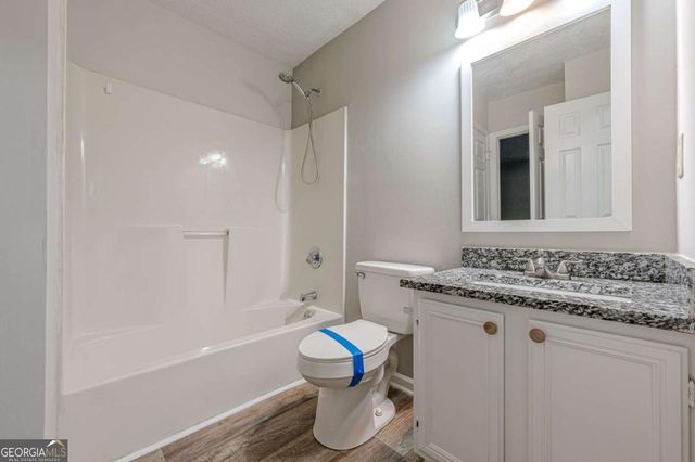 6614 Meadow Green Circle, Peachtree Corners, GA 30092