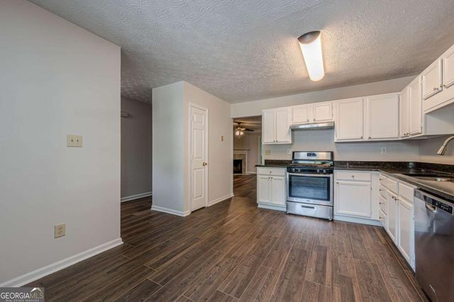 6614 Meadow Green Circle, Peachtree Corners, GA 30092