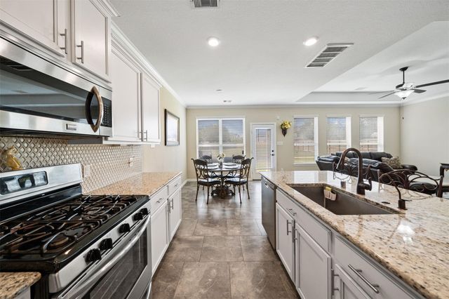 6548 Dream Catcher Lane, Dickinson, TX 77539