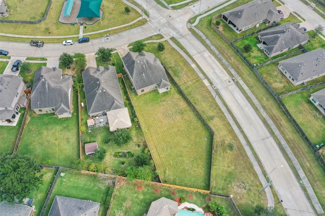 6548 Dream Catcher Lane, Dickinson, TX 77539