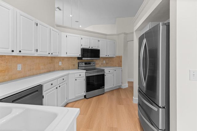 9408 Meadowood Drive, Fort Pierce, FL 34951