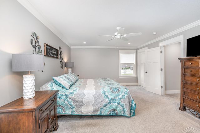 8442 Cottonwood Drive, Freeland, MI 48623