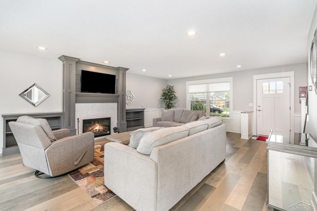 8442 Cottonwood Drive, Freeland, MI 48623