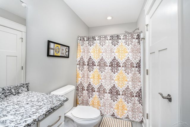 8442 Cottonwood Drive, Freeland, MI 48623