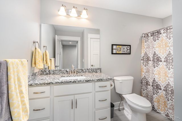 8442 Cottonwood Drive, Freeland, MI 48623