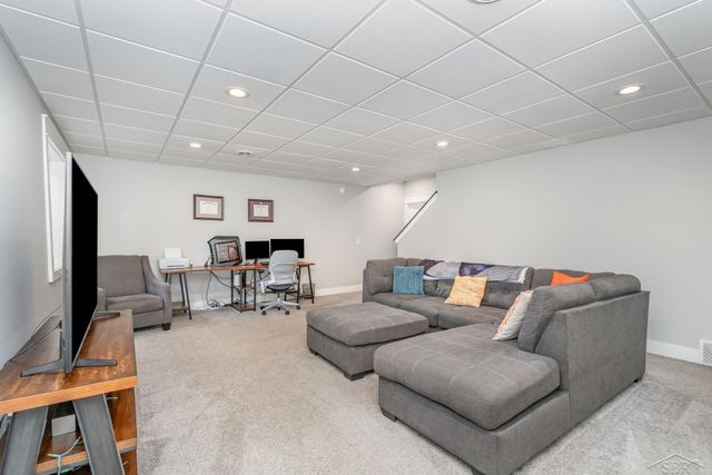 8442 Cottonwood Drive, Freeland, MI 48623