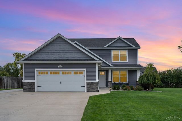 8442 Cottonwood Drive, Freeland, MI 48623