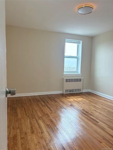 24 Mulford Place 6A, Hempstead, NY 11550