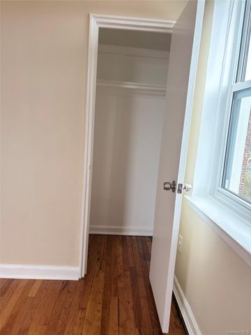 24 Mulford Place 6A, Hempstead, NY 11550