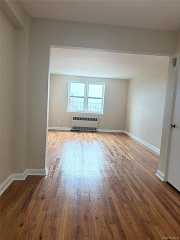 24 Mulford Place 6A, Hempstead, NY 11550