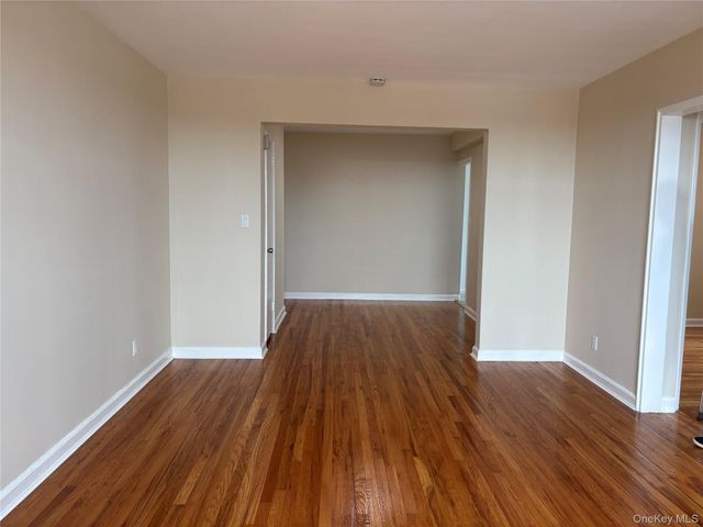 24 Mulford Place 6A, Hempstead, NY 11550