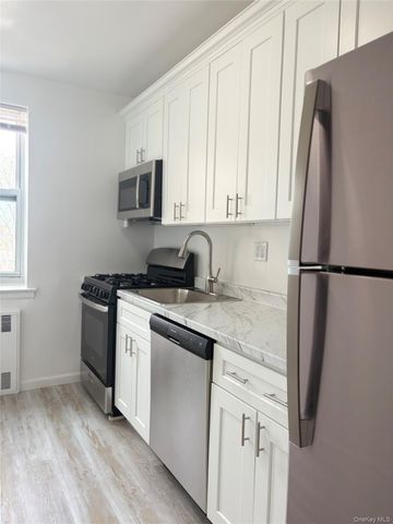 24 Mulford Place 6A, Hempstead, NY 11550