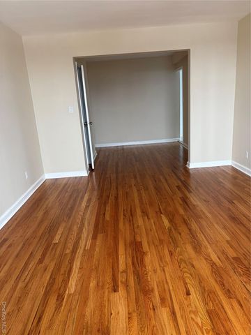 24 Mulford Place 6A, Hempstead, NY 11550