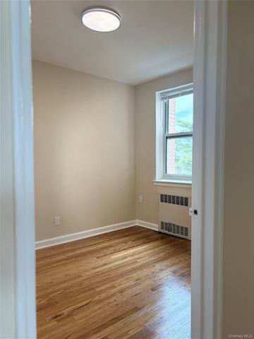 24 Mulford Place 6A, Hempstead, NY 11550
