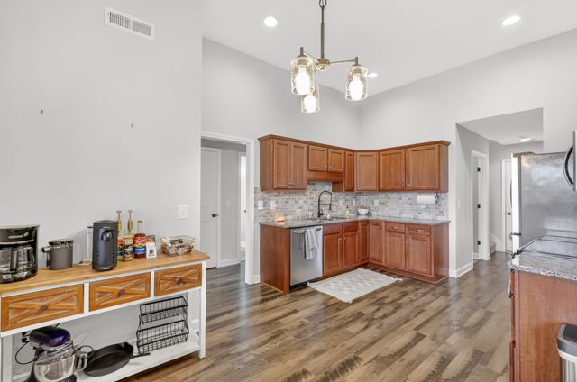 7930 Peridot Cir, Murfreesboro, TN 37127