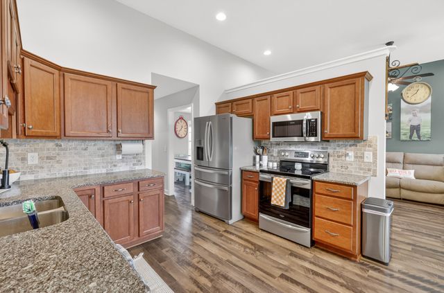 7930 Peridot Cir, Murfreesboro, TN 37127