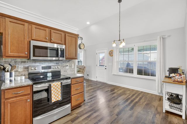 7930 Peridot Cir, Murfreesboro, TN 37127