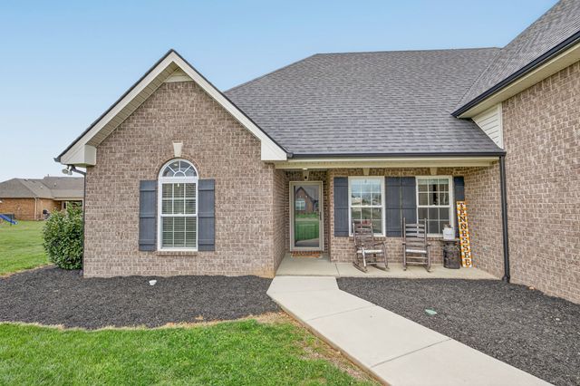 7930 Peridot Cir, Murfreesboro, TN 37127