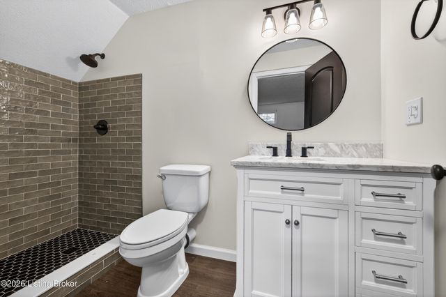 7005 Apple Orchard Ln, Crestwood, KY 40014