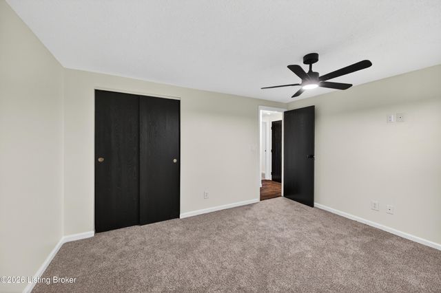 7005 Apple Orchard Ln, Crestwood, KY 40014