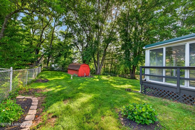 7005 Apple Orchard Ln, Crestwood, KY 40014