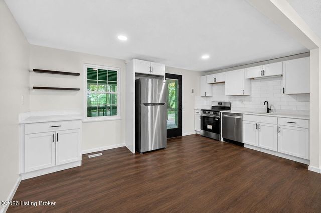 7005 Apple Orchard Ln, Crestwood, KY 40014
