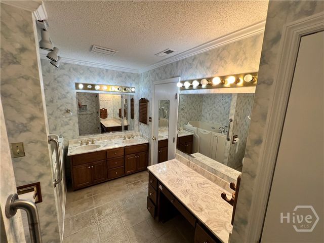 127 Pine Grove Drive, Savannah, GA 31419