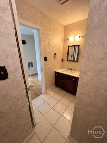 127 Pine Grove Drive, Savannah, GA 31419