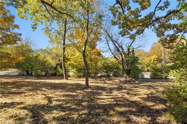 E Dickson Street, Fayetteville, AR 72701