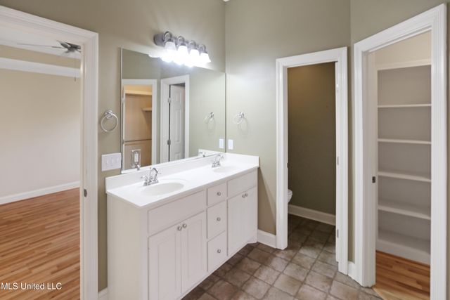 714 Clubhouse Drive, Pearl, MS 39208