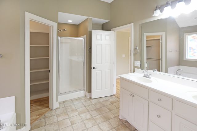 714 Clubhouse Drive, Pearl, MS 39208