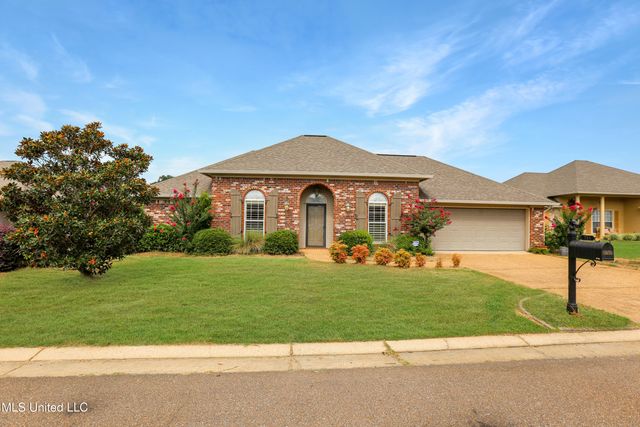 714 Clubhouse Drive, Pearl, MS 39208
