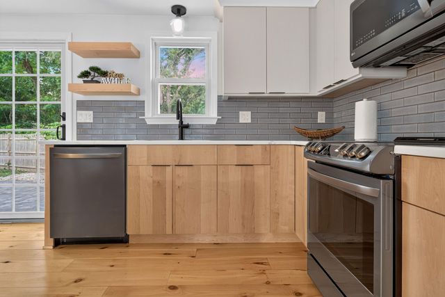 116 Windshore Drive, Hyannis, MA 02601