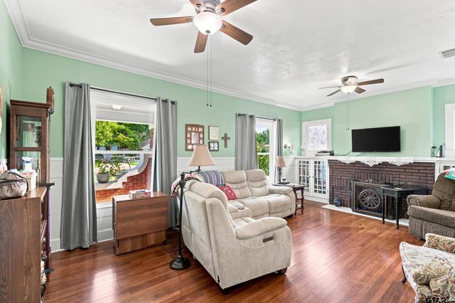 542 Jefferson, Pittsburg, TX 75686
